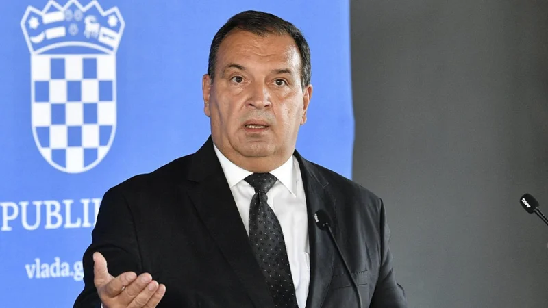 Fotografija: Zdravstveni minister Vili Beroš je prepričan, da bo paket zdravstvene reforme učinkovit. FOTO: Damir Krajač/Cropix