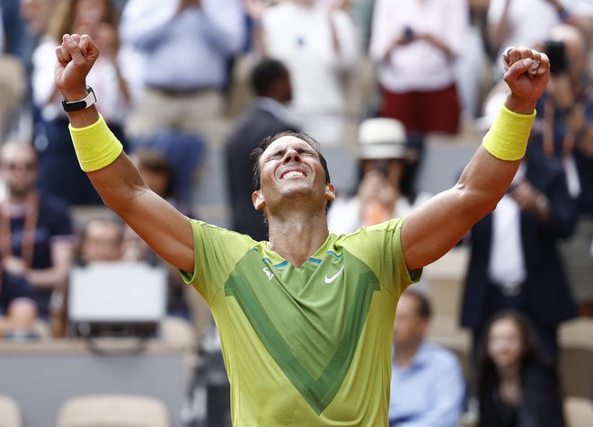 Rafaela Nadala so po zadnji točki pričakovano premagala čustva. FOTO: Yves Herman/Reuters
