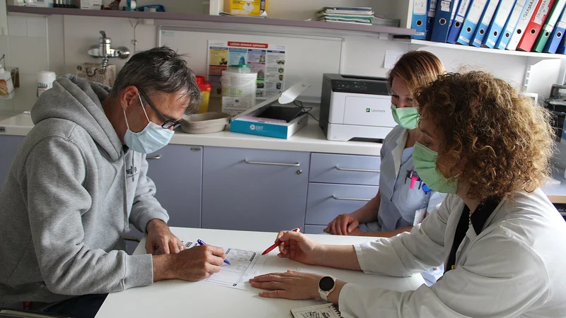 Fotografija: Na podlagi pogovorov in presejalnih testov bodo iskali tiste, ki imajo morda zgodnjo obliko Alzheimerjeve bolezni, ki še ni demenca. FOTO: Simona Fajfar/Delo