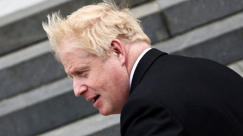Fotografija: Vodenje vlade in konservativne stranke za Borisa Johnsona po današnjem dnevu najbrž ne bo bistveno lažje. Foto: Henry Nicholls/Reuters
