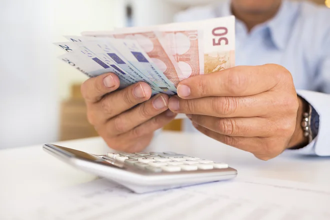 Razmere na trgu so v nas tako prebudile nova vprašanja, predvsem kako zaščititi svoje premoženje pred izgubo realne vrednosti. FOTO: Depositphotos