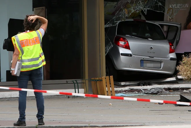 Nemška policija še preiskuje dogodek. FOTO: Adam Berry/AFP