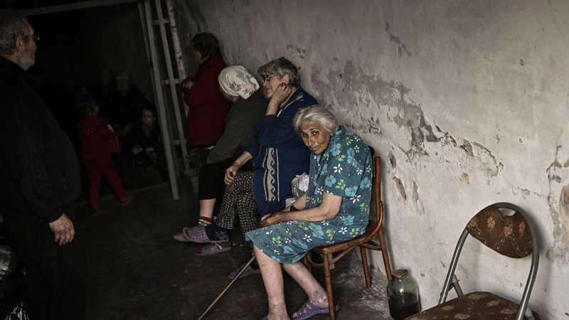 Fotografija: Zaklonišče v Lisičansku v regiji Donbas.Foto Aris Messinis/AFP
