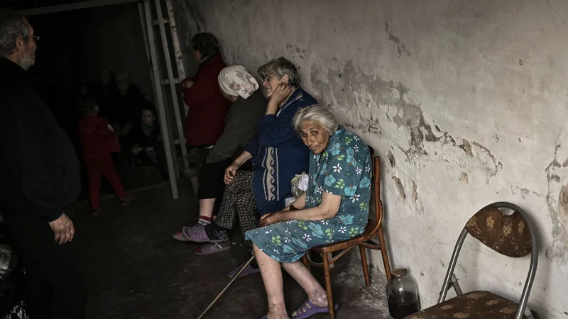 Fotografija: Zaklonišče v Lisičansku v regiji Donbas.Foto Aris Messinis/AFP