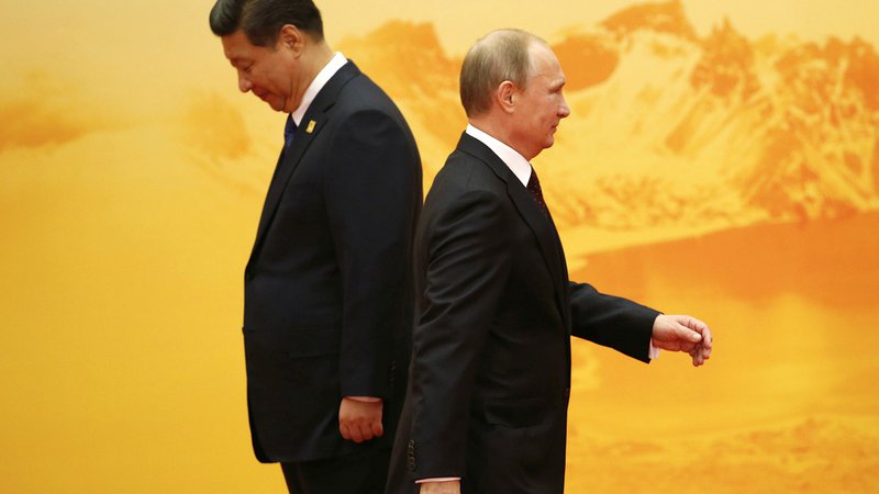 Fotografija: Če bo Putin doživel takšno ponižanje, da bo postal podrejeni član v partnerstvu z dominantno Kitajsko, bi to lahko bilo izredno nevarno. FOTO: Kyung Hoon/Reuters
