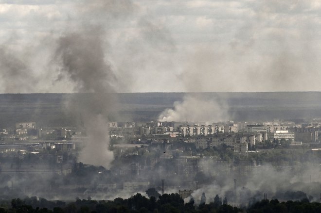 Dim nad Severnodoneckom. FOTO: Aris Messinis/AFP
