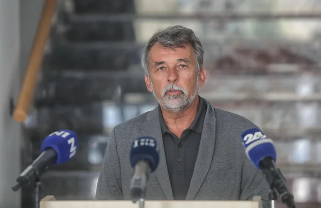 Izjava direktorja Narodnega muzeja v Ljjubljani po odpovedi razstave Popotovanja FOTO: Blaž Samec/Delo