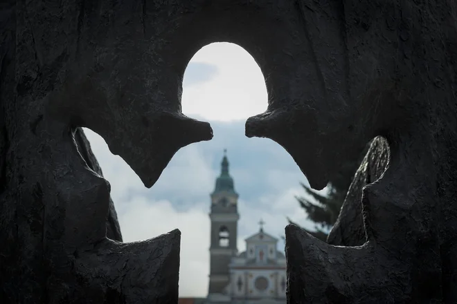 Zaradi razdejanja, ki ga je (tudi) na področju svobode religije za seboj pustila zadnja Janševa vlada, je nujno potreben poglobljen premislek o posodobitvi zakona o verski svobodi. FOTO:&nbsp;Jože Suhadolnik/Delo
