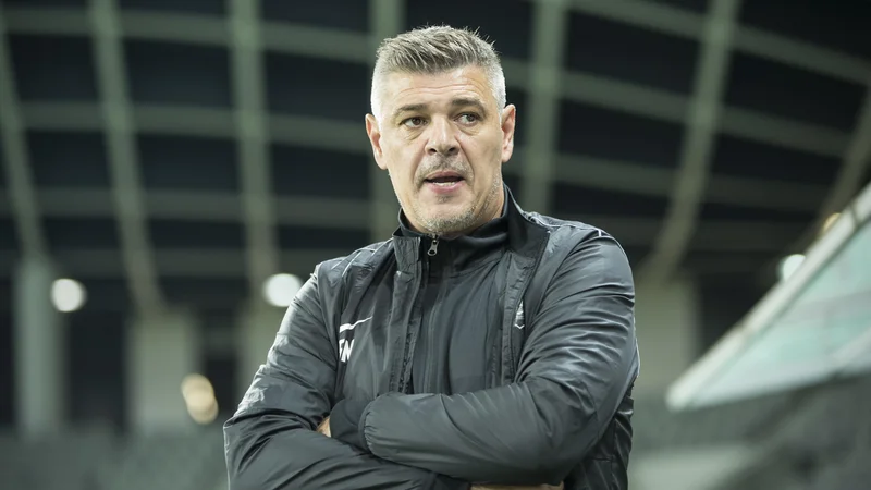 Fotografija: Savo Milošević (na fotografiji) je bil zadnji trener ere Milana Mandarića. FOTO: Jure Eržen/Delo