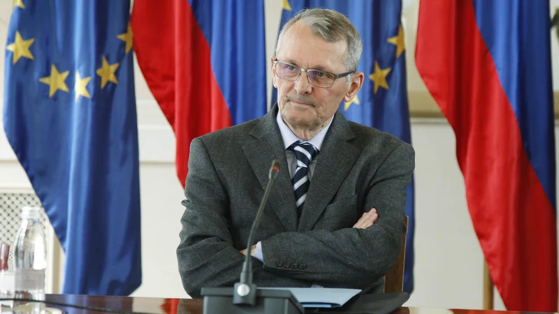 Fotografija: V sedanjem ustavnem sodišču je bil prav zdaj odhajajoči akademik in profesor dr. Marijan Pavčnik eden od tistih, ki so znali in zmogli odločati tako, da je ustavno sodišče lahko ohranjalo svoj ugled. Foto Leon Vidic/Delo