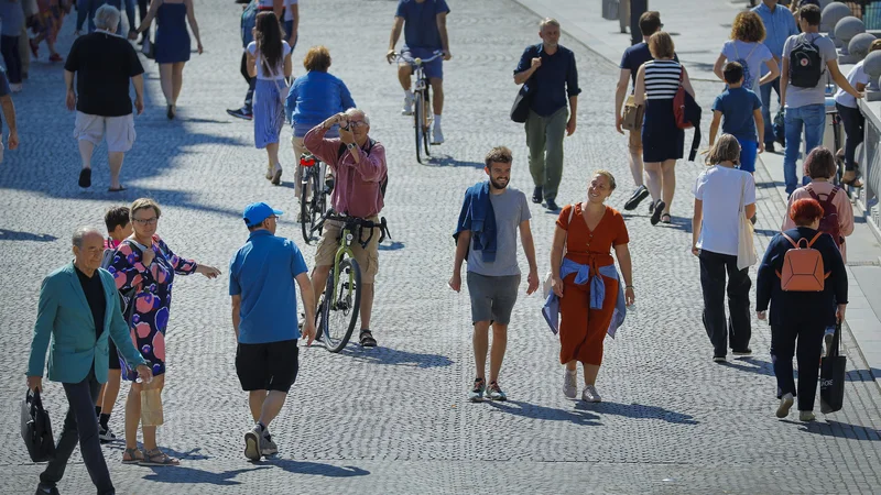 Demografske spremembe vodijo v smer, kjer se lahko naše predstave o življenju v blaginji hitro začnejo rušiti. FOTO: Jože Suhadolnik/Delo
