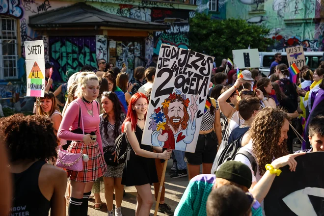 Parada ponosa od Metelkova do Kongresnega trga. FOTO: Črt Piksi/Delo

