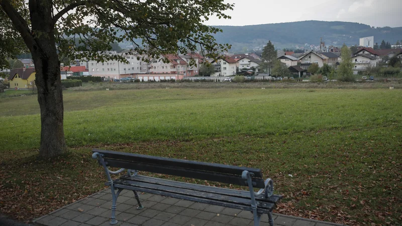 Fotografija: Sklad je zemljišče kupil leta 2006 za 1,66 milijona evrov. FOTO: Uroš Hočevar/Delo