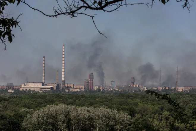 Kemična tovarna Azot v Severodonecku. FOTO: Stringer/Reuters
