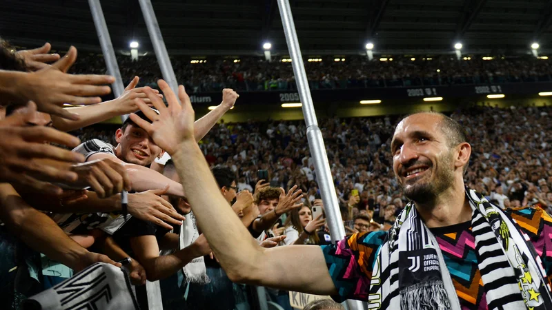 Fotografija: Za Giorgia Chiellinija je Juventus zdaj le še bližnji spomin. FOTO: Massimo Pinca/Reuters