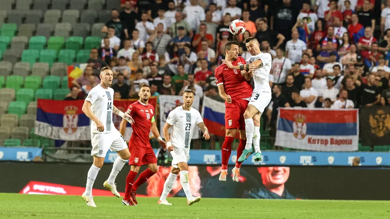 Fotografija: Slovenska nogoemtna reprezentanca se je po slabših prvih dveh tekmah v junijskem paketu lige narodov v zadnjih dveh odlikovala z bojevitim pristopom. FOTO: Črt Piksi/Delo
