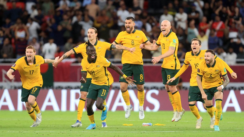 Fotografija: Avstralski nogometaši so imeli razlog za veselje. FOTO: Mohammed Dabbous/Reuters
