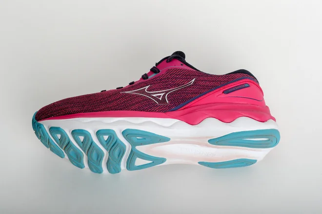 MIZUNO WAVE SKYRISE 3, MOŠKI + ŽENSKI
