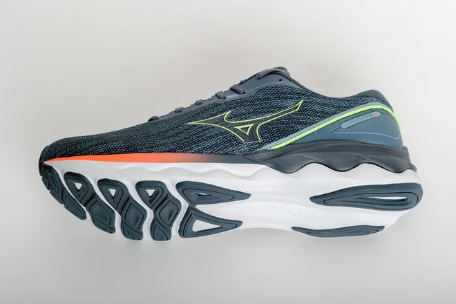 MIZUNO WAVE SKYRISE 3, MOŠKI + ŽENSKI
