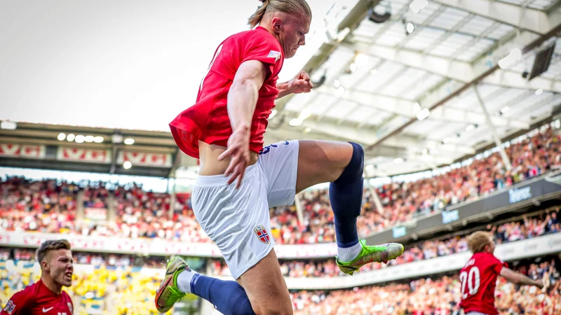 Fotografija: Prestop norveškega čudežnega dečka Erling Haalanda v Manchester City je ujezil špansko ligo, ki je že vložila tožbo. FOTO: Beate Oma Dahlee/Reuters
