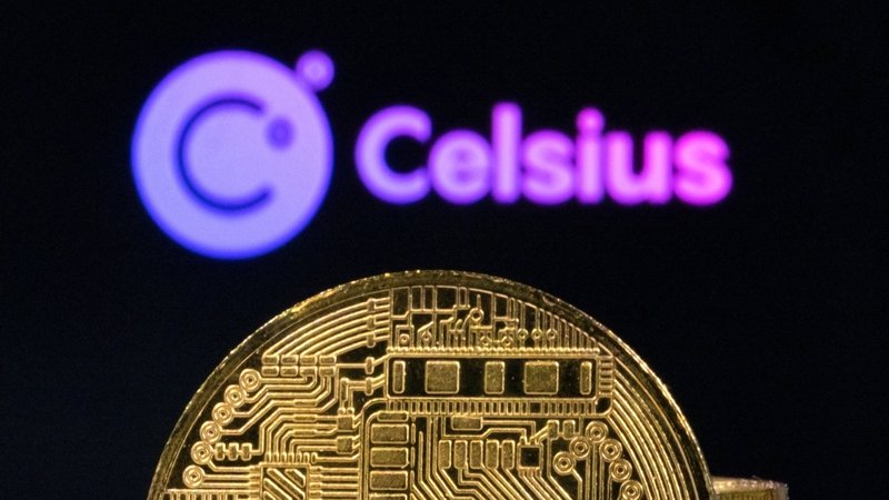 Fotografija: Celsius je podjetje, ki hrani in upravlja kriptovalute v imenu vlagateljev. Tem obljubljajo fiksno obrestno mero, nato pa denar uporabijo za investicije, s katerimi dosežejo višji donos od obljubljene obrestne mere vlagateljem. FOTO: Dado Ruvic Reuters
