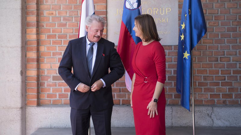 Fotografija: Zunanja ministra Tanja Fajon je v Ljubljani sprejela vodjo luksemburške diplomacije Jeana Asselborna. Foto: Jure Eržen/Delo
