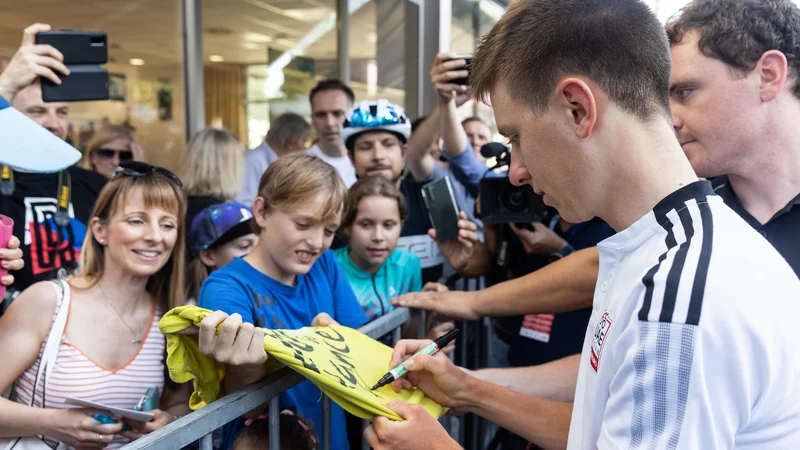 Fotografija: Tadej Pogačar bo ta teden lovil drugo zaporedno zmago na dirki po Sloveniji, nato pa še tretjo na Touru. FOTO: Vid Ponikvar/Sportida