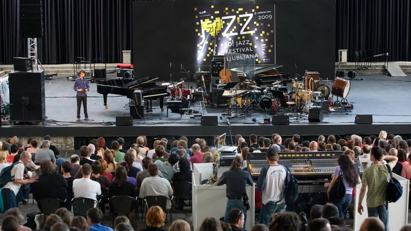 Fotografija: Osrednje ime 50-letnice Jazz festivala Ljubljana je bil John Zorn, ki je delil oder z velikani, kot so Marc Ribot, John Medeski, Jamie Saft, Trevor Dunn, Chris Wood, Cyro Baptista, Billy Martin, Kenny Wollesen in Joey Baron.
FOTO: Nada Žgank/Memento