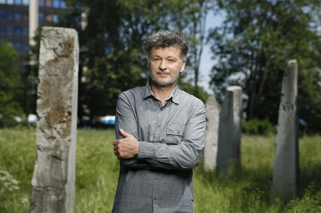 Neskončen dvom in neskončna samozaverovanost sta klavrni stvari, druga je zlasti naporna za okolico, je povedal pisatelj Marjan Žiberna. FOTO: Leon Vidic

