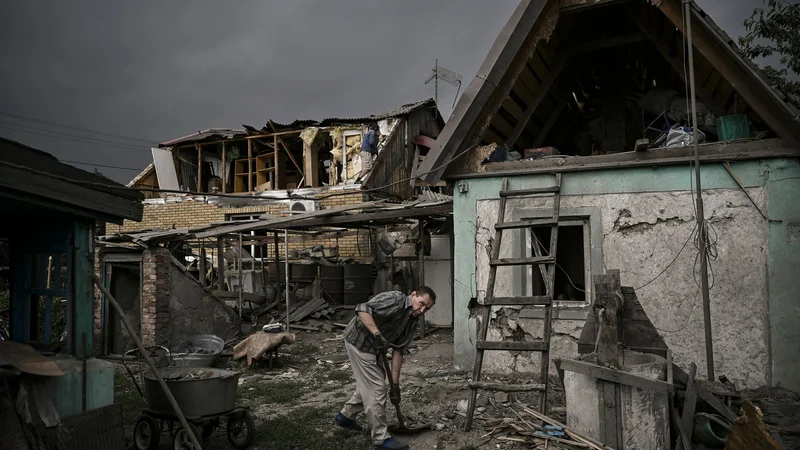 Fotografija: Od začetka ruske agresije na Ukrajino je minilo že 112 dni.Foto Aris Messinis Afp