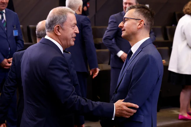 Razprave na tokratnem zasedanju obrambnih ministrov so bile sicer v znamenju ruske agresije na Ukrajino in njenih posledic, je povedal Šarec, za katerega je to bilo prvo zasedanje po nastopu položaja. FOTO: Yves Herman/Reuters