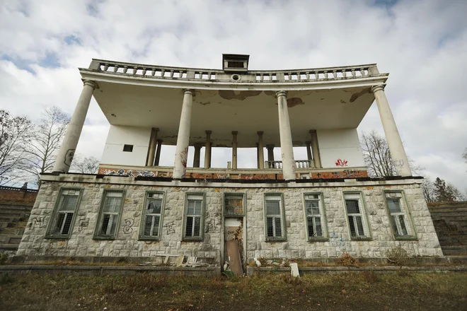 V civilni pobudi bi bežigrajski stadion uvrstili na Unescov seznam Plečnikove dediščine in ga vrnili ljudem v uporabo. FOTO: Leon Vidic/Delo
