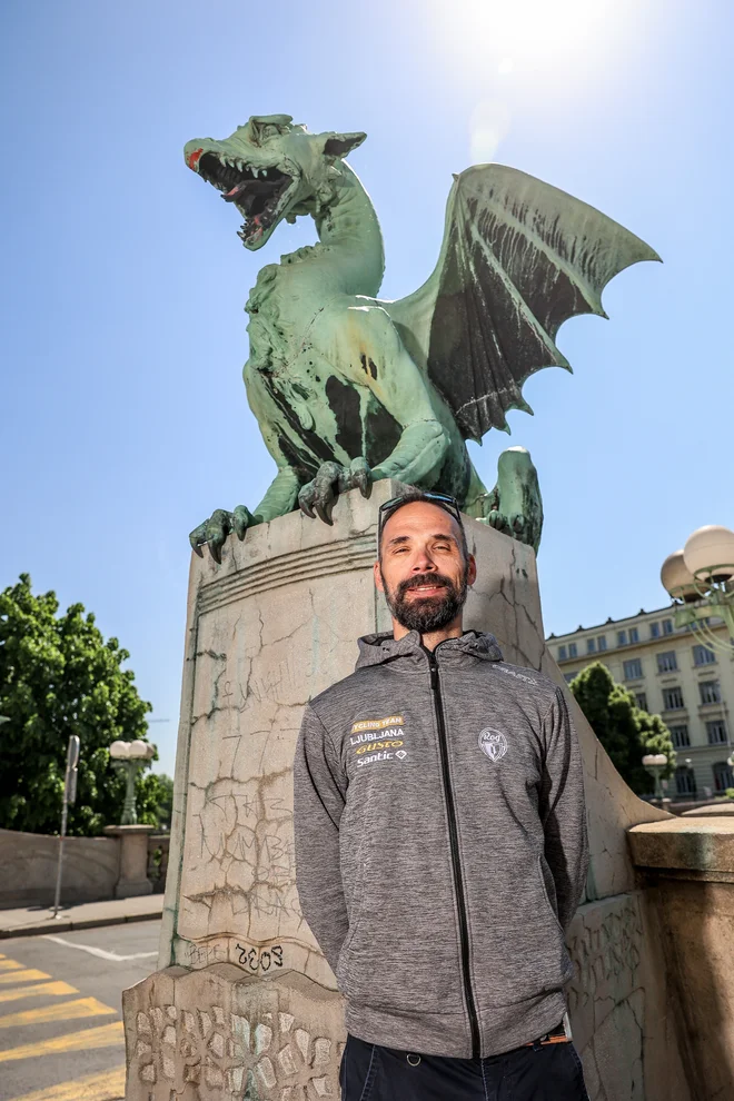Luka Žele:&nbsp;Mi, trenerji, smo v klubu zato, da spodbujamo tiste, ki pridejo v ta šport, jim kažemo pot, v katero verjamemo in ki jim bo prišla še kako prav tudi v življenju nasploh. FOTO:&nbsp;Arhiv KD Rog
