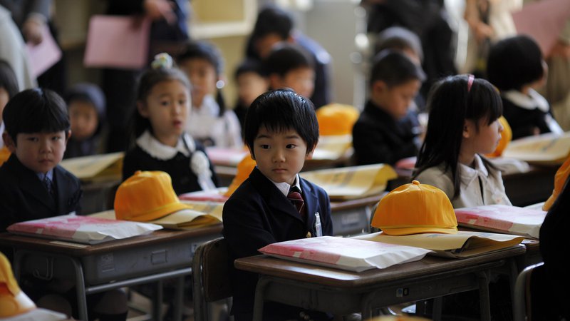 Fotografija: Japonski otroci so že pred pandemijo vedeli, kaj pomeni biti tiho. FOTO: Reuters
