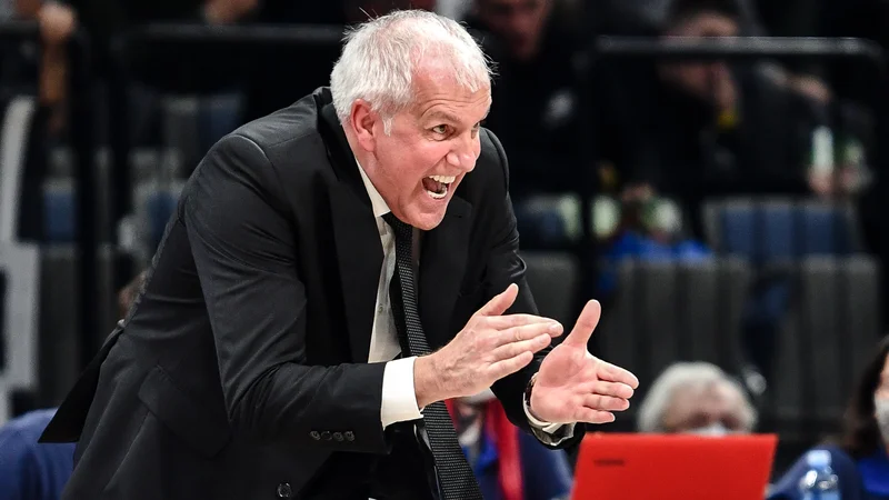 Fotografija: Željko Obradović štiri tekme kot trener ne sme voditi košarkarjev Partizana. FOTO: ABA