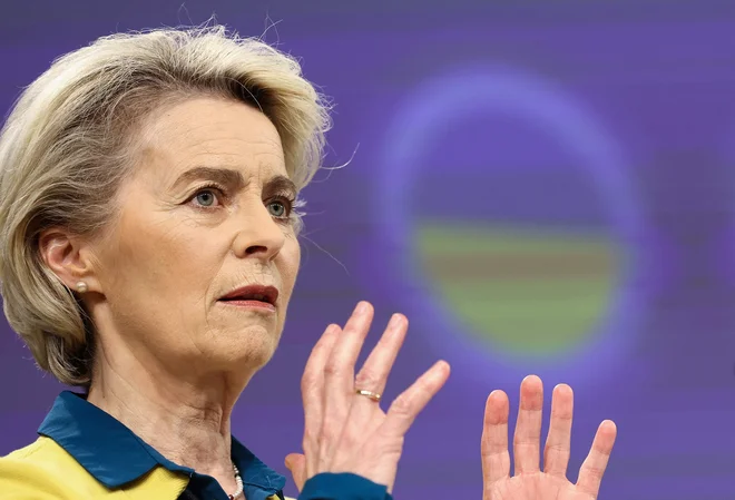 Predsednica evropske komisije Ursula von der Leyen je prepričana je, da je obnova Ukrajine v vitalnem interesu EU. »V našem strateškem interesu je, da dinamična demokracija premaga grozno vojno in da ne bo na meji spodletela država,« je dejala. FOTO: Kenzo Tribouillard/AFP