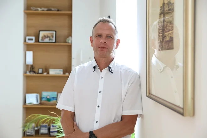 V medicinski tehnološki industriji v Evropi je zaposlenih 760.000 ljudi in več, pravi direktor SIQ Gregor Schoss. FOTO: Črt Piksi/Delo