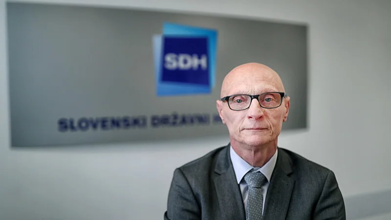 Fotografija: Janezu Žlaku so na čelu SDH menda šteti dnevi. FOTO: Blaž Samec/Delo