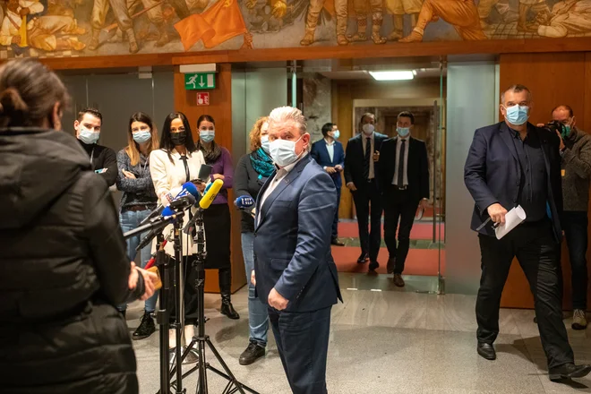 Andrej Vizjak je na vprašanja odgovoril, da zasebnih zadev ne komentira. FOTO: Voranc Vogel/Delo
