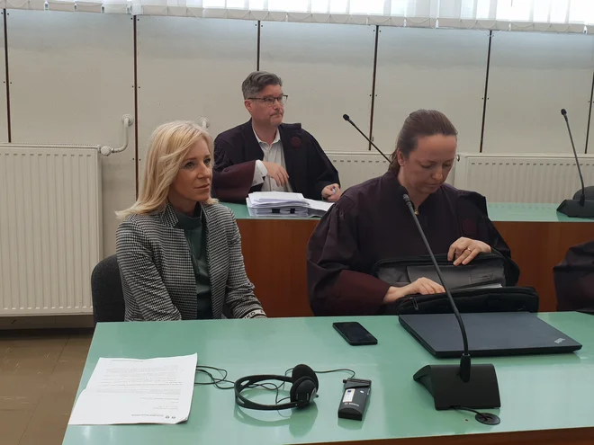 Tanja Tuš (levo) je bila na narokih, izreka sodbe pa se ni udeležila. FOTO: Špela Kuralt/Delo
