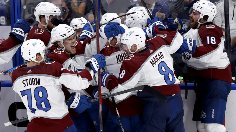 Fotografija: Colorado je imenitno opravil nalogo na Floridi in ima zdaj lepo priložnost za 3. naslov prvaka NHL doslej. FOTO: Douglas P. Defelice/AFP
