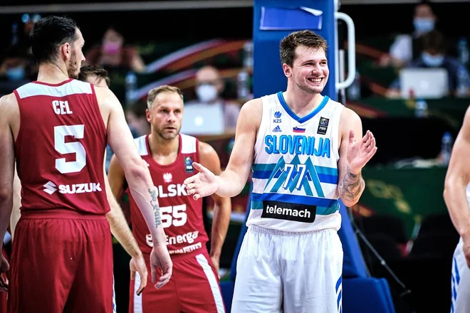 Luka Dončić se je pridružil soigralcem na pripravah. FOTO: Fiba
