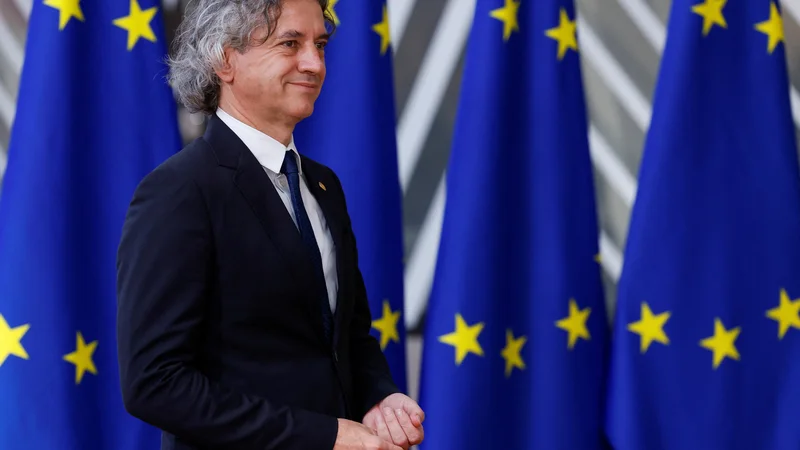 Fotografija: Avstrija in Slovenija močno zagovarjata, da BiH dobi status kandidatke še danes, brez dodatnih pogojev, je v Bruslju povedal premier Robert Golob. FOTO: Yves Herman/Reuters