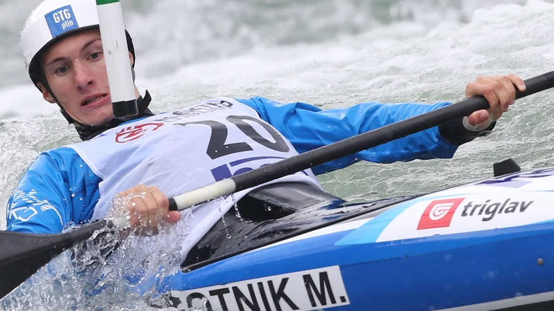 Fotografija: V Tacnu je sobotni del svetovnega pokala v slalomu v kajaku na divjih vodah med slovenskimi tekmovalci in tekmovalkami zaznamoval Martin Srabotnik z drugim mestom. FOTO: Tomi Lombar