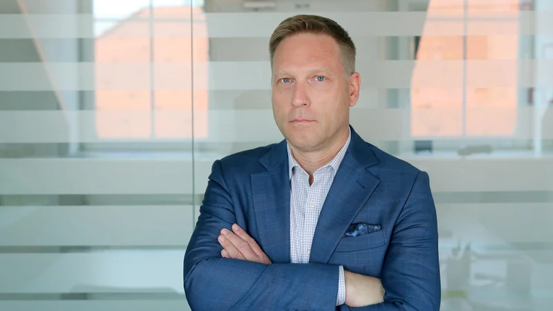 Fotografija: Za Slovenijo sta zdaj – glede na to, da je vlada nova – bistveni ustrezno komuniciranje o njenih novih prioritetah in razumevanje manevrskega prostora, ki ga ima znotraj obstoječe makrofinančne slike, pravi Damjan Kozamernik. FOTO: Blaž Samec
