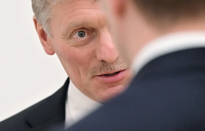 Tiskovni predstavnik ruske vlade Dmitrij Peskov je dan po preteku roka vztrajal, da je Rusija obresti na omenjene obveznice poravnala že maja. FOTO: Reuters
