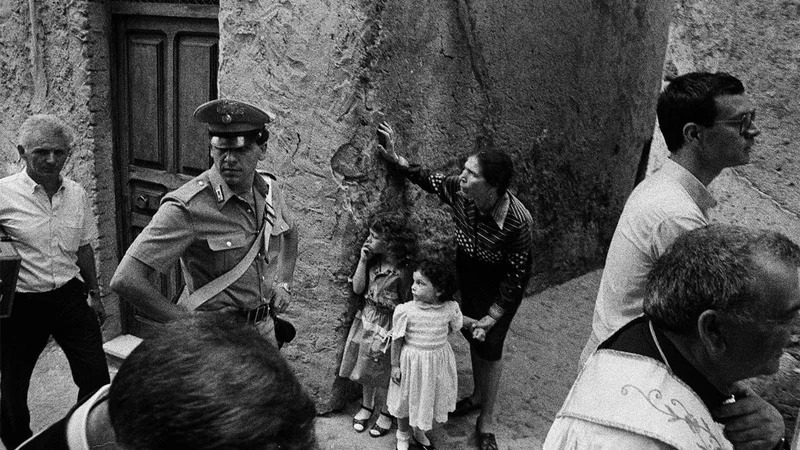 Fotografija: Letizia Battaglia je zavrnila ocene, da je kronistka mafije, kar je zgolj neločljiv aspekt sicilijanske družbe, temeljno inkorporiran v njeno bit. FOTO: Letizia Battaglia
