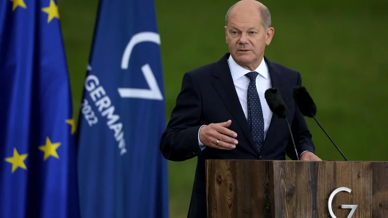 Fotografija: Nemški kancler Olaf Scholz je spregovoril o dosežkih zasedanja skupine G7. FOTO: Ronny Hartmann/AFP