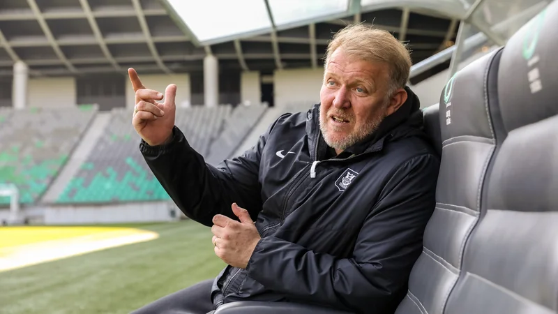 Fotografija: Robert Prosinečki je nekoč igral za Olimpijo, zdaj je njen trener. FOTO: Črt Piksi/Delo