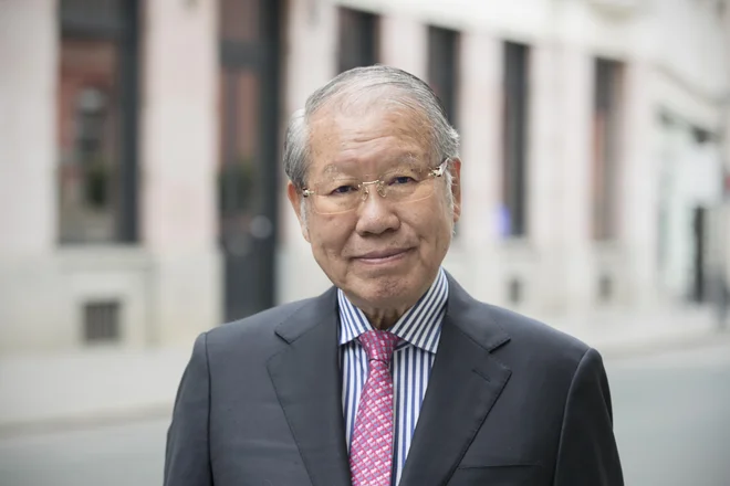 Na trgu obupno primanjkuje recikliranega papirja, pravi Judži Suzuki, predsednik upravnega odbora in ustanovitelj japonske družbe Rengo Ltd iz Osake. FOTO: Jure Eržen
